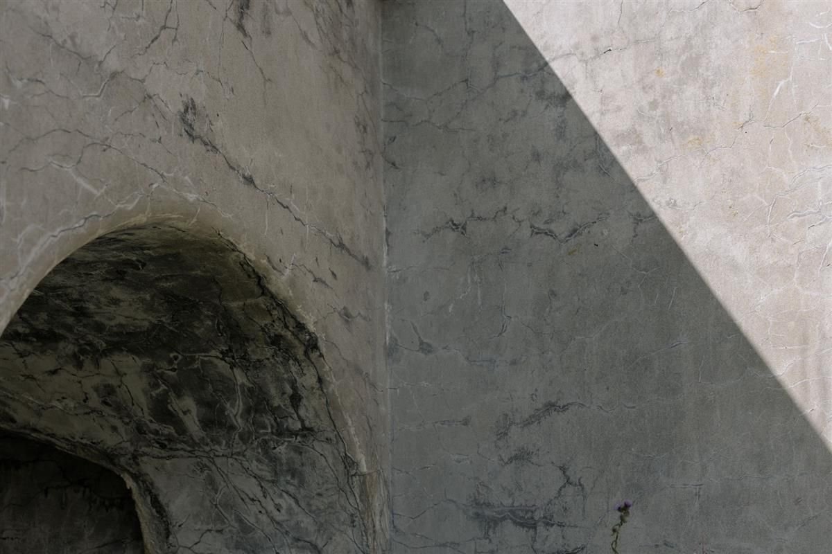Grieta en la pared de una vivienda